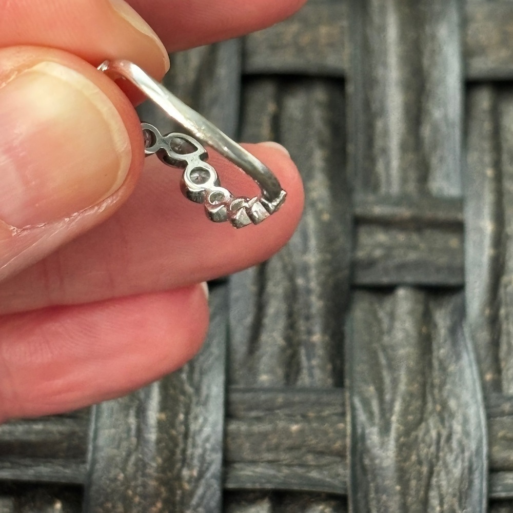 10k gold moissanite wave ring - Picture 6 of 12